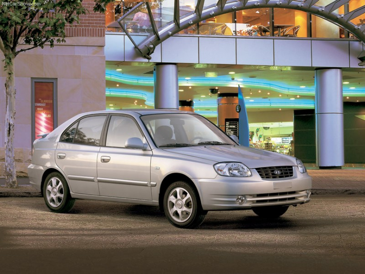 1686200660-canh-giac-voi-3-doi-xe-hyundai-accent-da-qua-su-dung-2004-130-width800height600-1 Cảnh giác với 3 đời xe Hyundai Accent đã qua sử dụng - 2