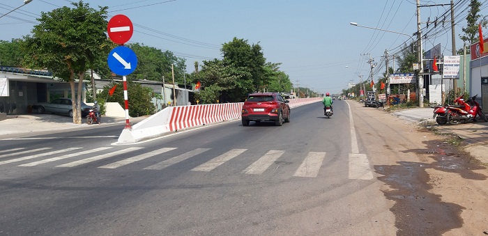 dai-phan-cach-1-2 hình ảnh dải phân cách